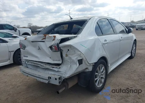 2016 Mitsubishi Lancer Es z USA, uszkodzony, nr VIN JA32U2FU8GU001983